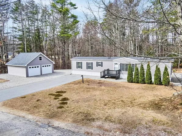 7 Elizabeth Road, Sandown, NH 03873