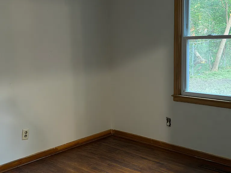 1215 E Donnell Ave — Photo 2