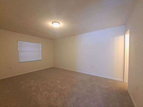 4th image of 1031 Jacks St