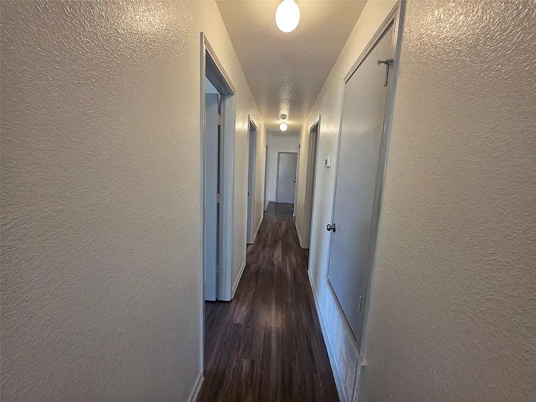 319 Riverwalk Dr — Photo 23