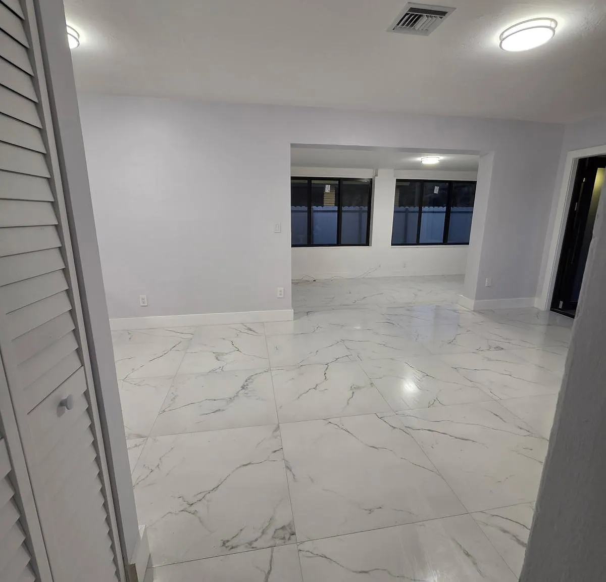 2 bed, 1000 sqft, $2,700 — Photo 3