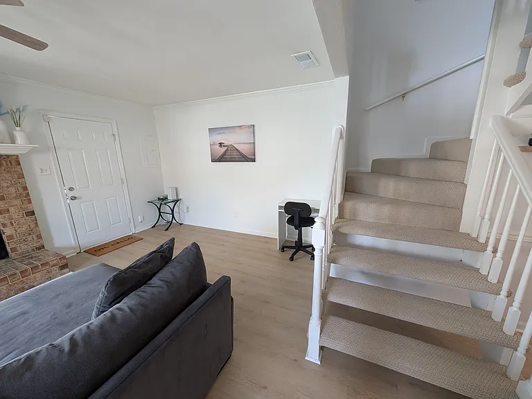 5427 Scholarship Dr — Photo 6