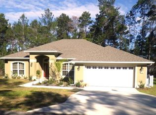 19 Cosmos Ct W, Homosassa, FL 34446