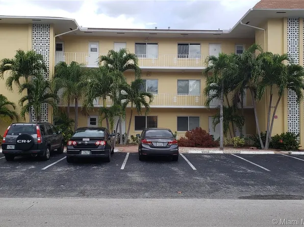 3061 49th St #2, Fort Lauderdale, FL 33308