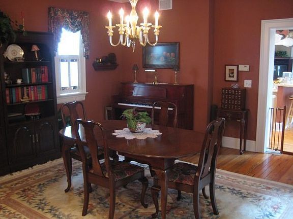 Formal dining room