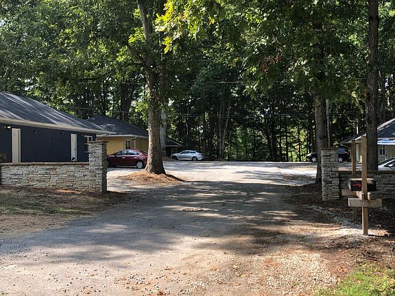 2nd image of 121 Bryson Heights Dr #8
