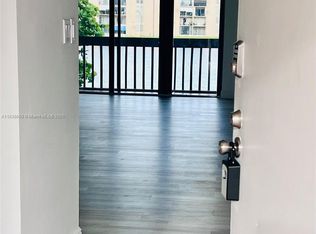 8875 Fontainebleau Blvd APT 202, Miami, FL 33172