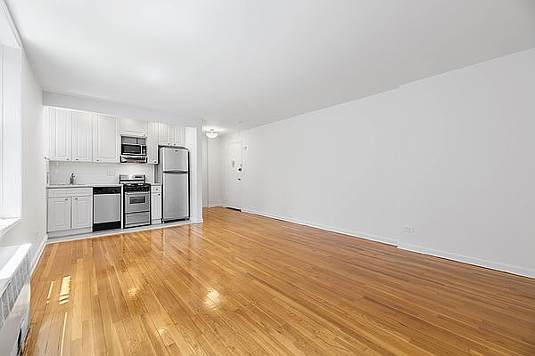 1st image of 200 E 17th St APT 5H
