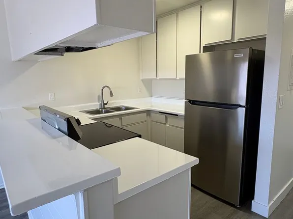 Woodman Apartments, 7507 Woodman Ave APT 10, Van Nuys, CA 91405