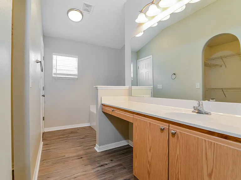 1064 Remington Ave — Photo 11