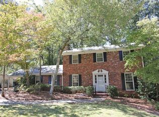9820 La View Cir, Roswell, GA 30075