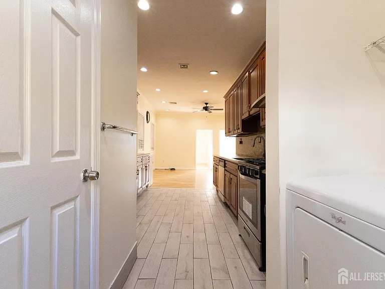 158 Terrace Ave — Photo 9