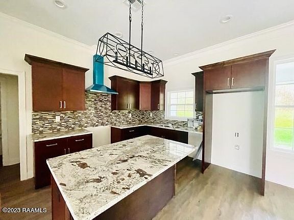 4th image of 635 Laddie James Cir