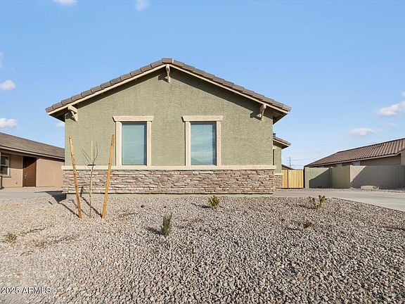 5th image of 2668 E SAN MIGUEL Drive