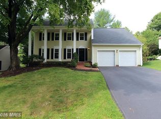 9932 Dellcastle Rd, Gaithersburg, MD 20886