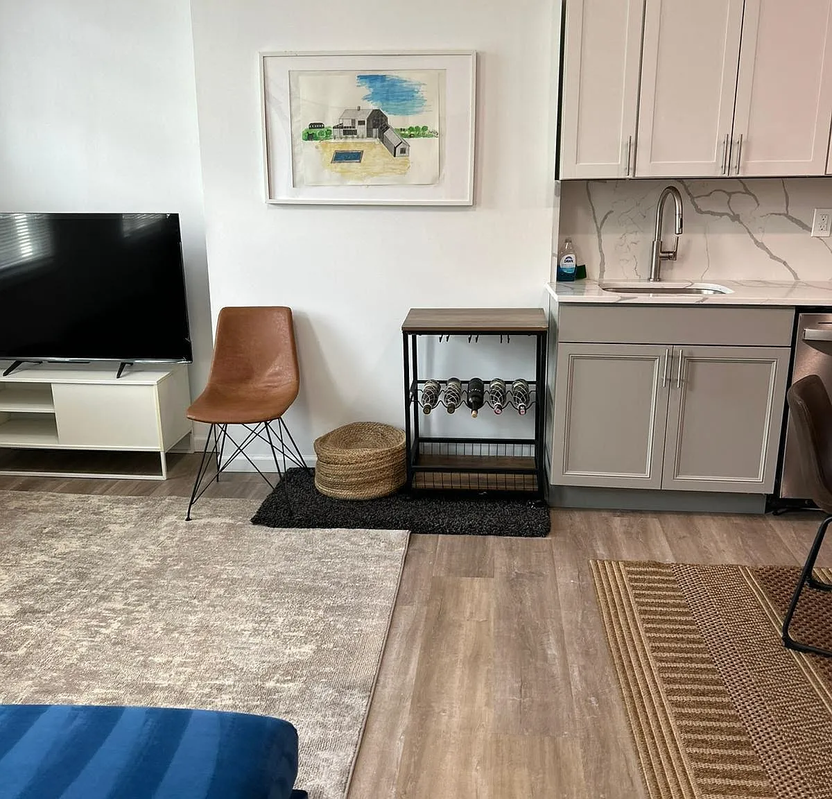 2 bed, 1.0 bath, 700 sqft, $3,200 — Photo 3