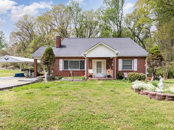 505 Max Crowder Dr, Cherryville, NC 28021