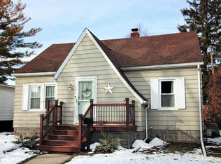 511 Nebobish Ave, Bay City, MI 48708