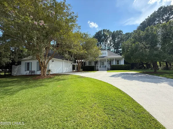 6 Grande Oaks Way, Beaufort, SC 29907