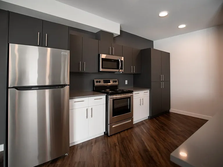 615 Kimberly Ave — Photo 3