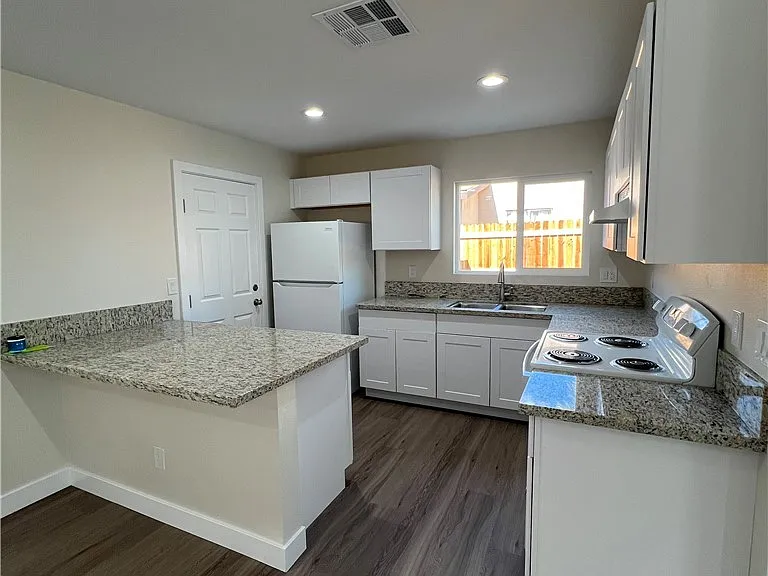 3608 W Bonanza Rd — Photo 5