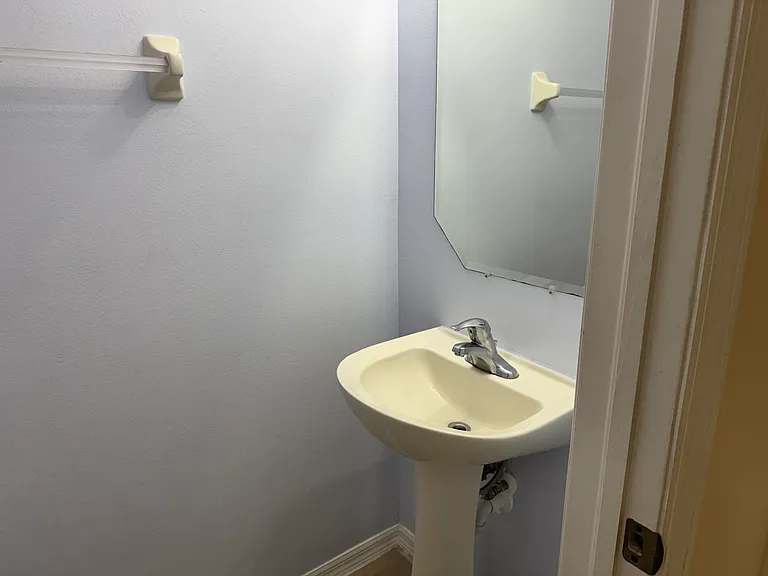 2131 SE Destin Dr — Photo 5