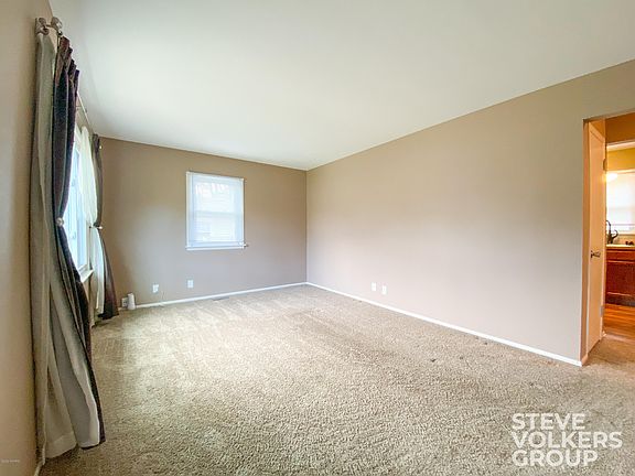 3rd image of 1424 Katrina Dr SE