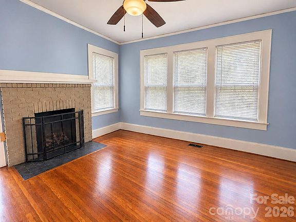 3rd image of 449 Spring St