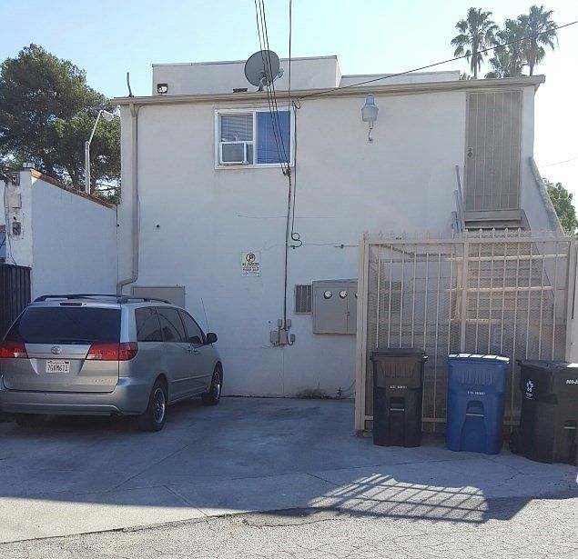 1st image of 309 E Hillcrest Blvd