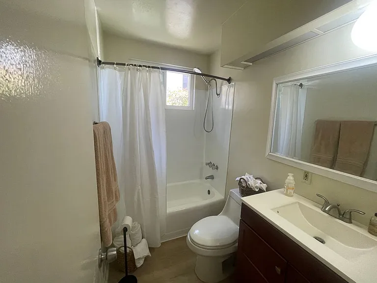 178 Albert Pl — Photo 3