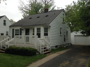 351 S Roslyn Rd, Waterford, MI 48328