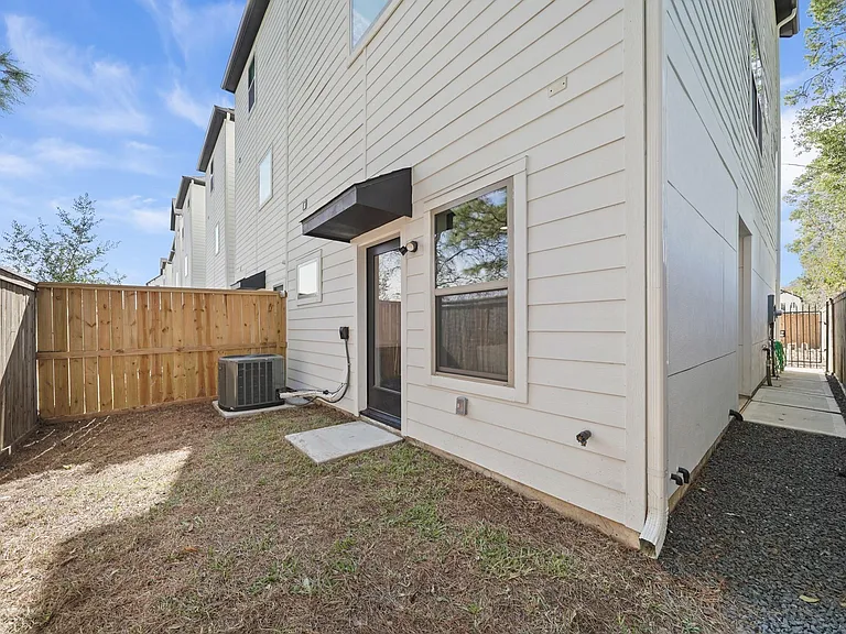 5320 Creekmont Timbers Trl — Photo 39