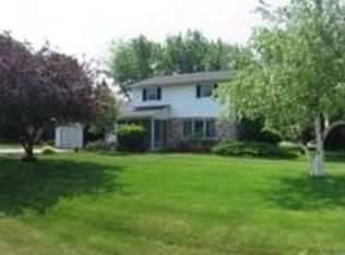 800 Meadowbrook Dr, Mt Pleasant, MI 48858