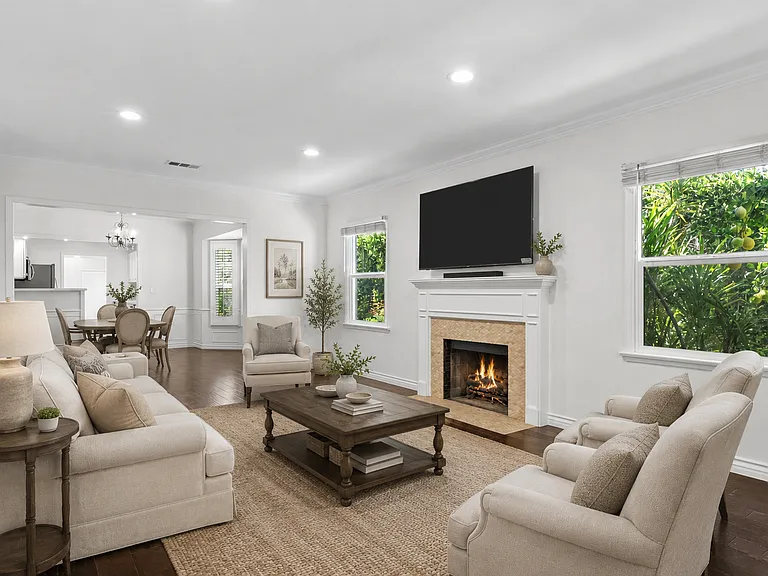 4242 Van Nuys Blvd — Photo 10