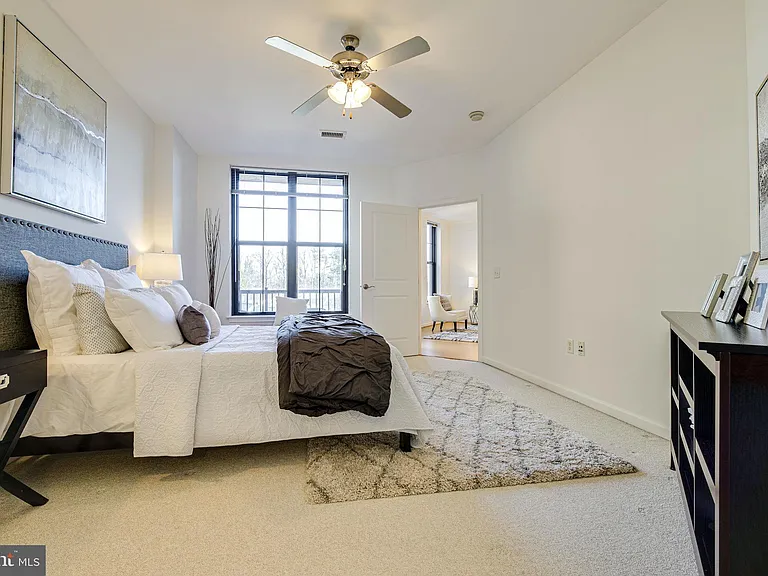 444 W Broad St #523 — Photo 13