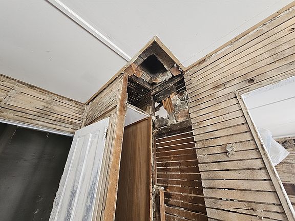 2nd image of 27 Hall St