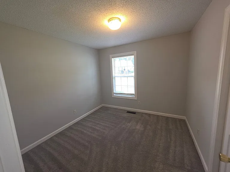 122 Tonya Ct — Photo 16