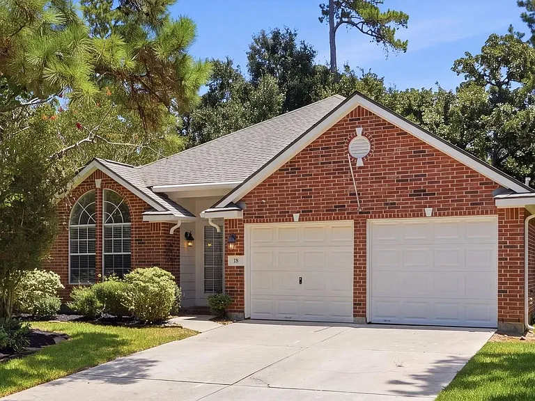 18 Mulberry Glen Pl — Photo 1