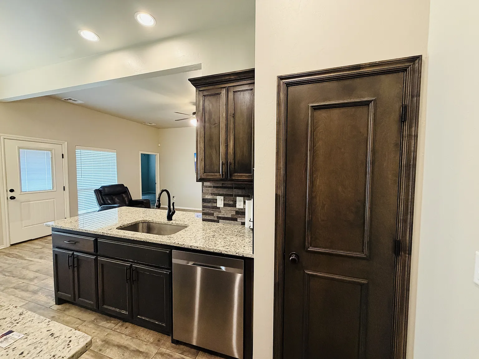 465 Maple Drive - 1 — Photo 4