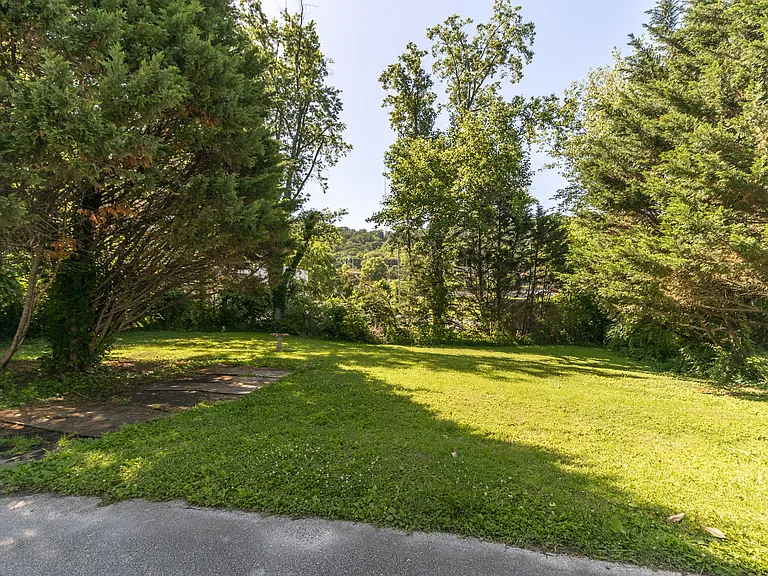 708 Dutch Valley Dr NE #H — Photo 20