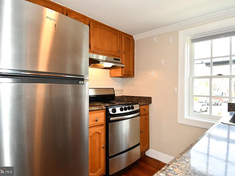 17 Apt #1 — Photo 4
