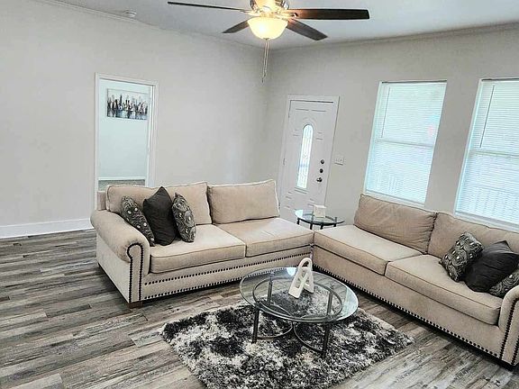 4th image of 2000 May St