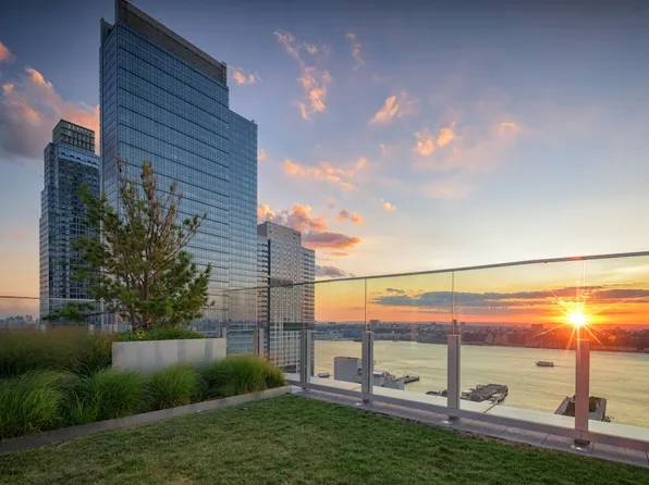 550 West 45th Street image 18 of 18