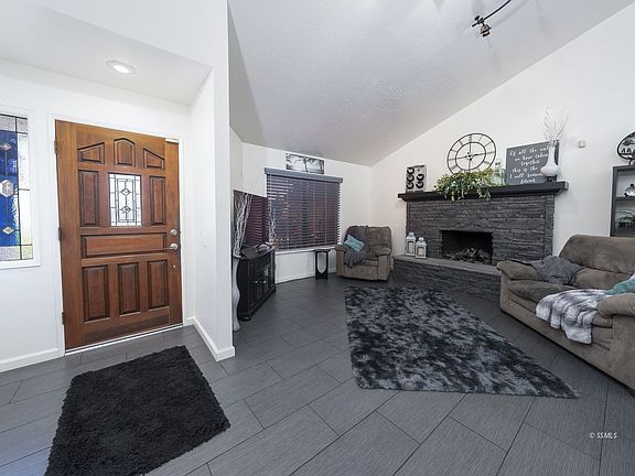 2nd image of 430 Mount Rainier Pl
