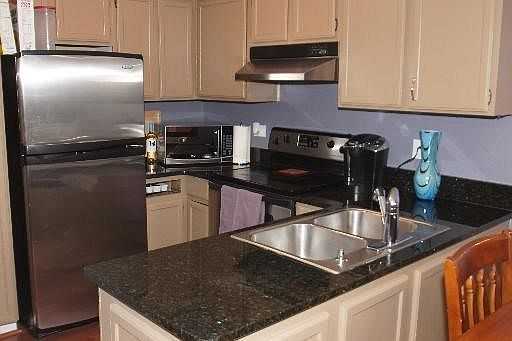 3rd image of 1490 W Jefferson Ave #1490JD