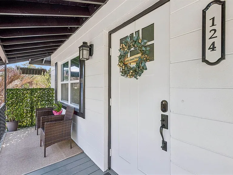 124 E Harding St — Photo 4