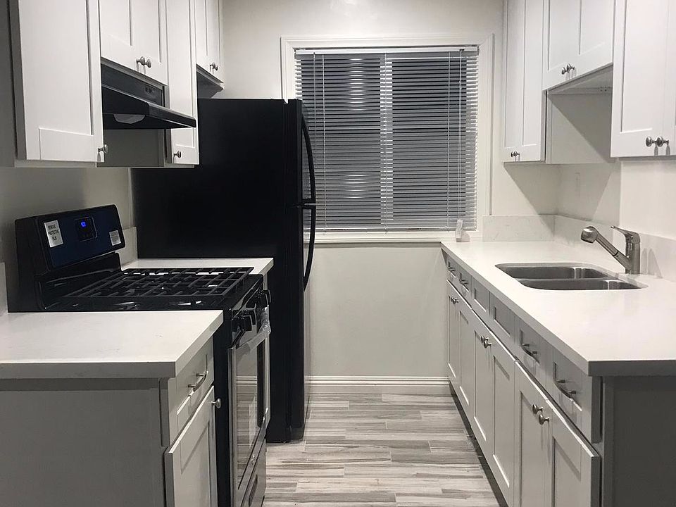 1st image of 401 Union Dr #5