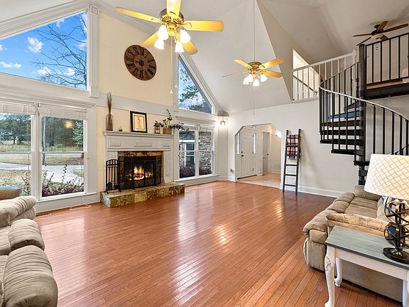 4th image of 108 Stanton Dr