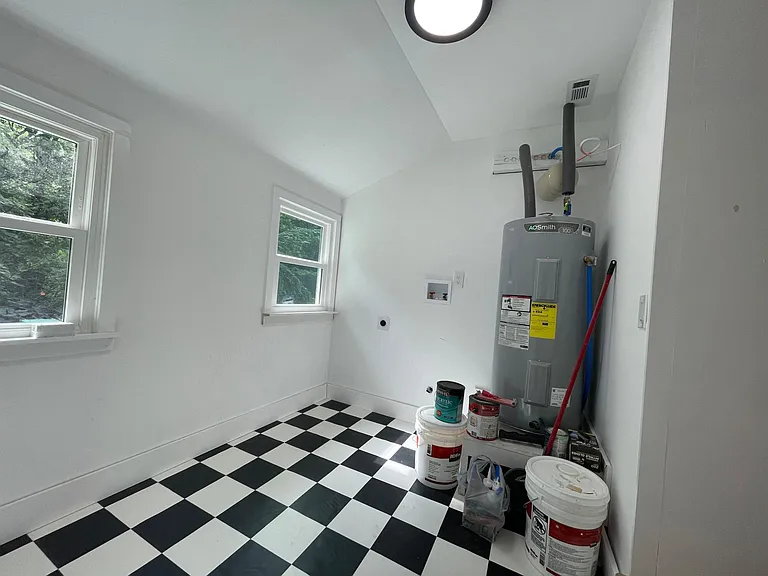 924 Rome St — Photo 9