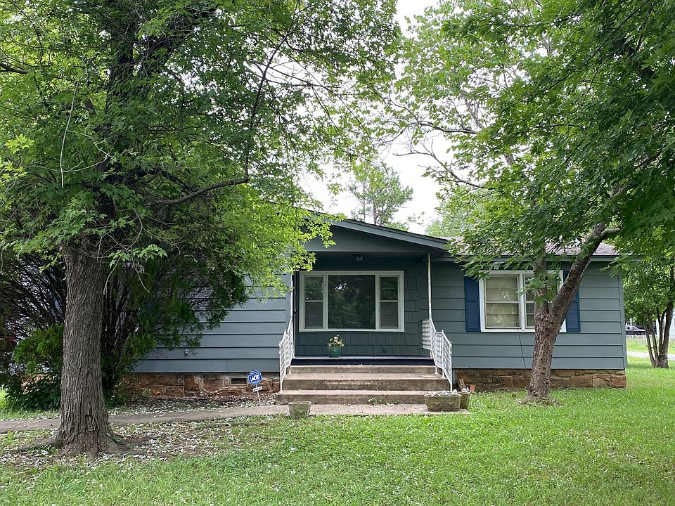 1st image of 701 W Caddo Ave